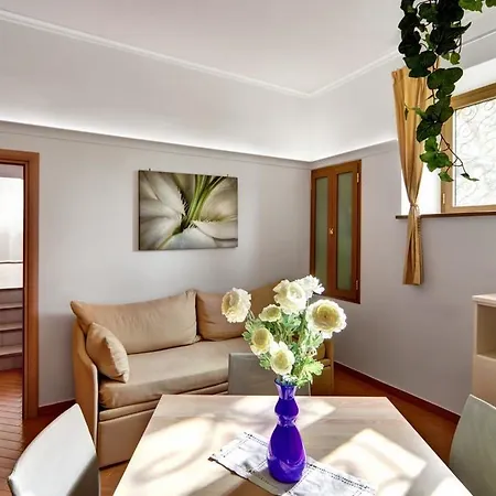 Apartment Gocce - Casa Dellaccademia In Centre